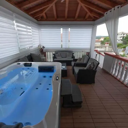Luxury Long Island Sali, With Private Parking Next To Sea 아파트