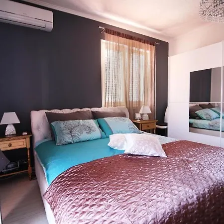 Luxury Long Island Sali, With Private Parking Next To Sea דירה סאלי