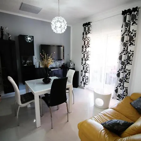 Luxury Long Island Sali, With Private Parking Next To Sea Διαμέρισμα *